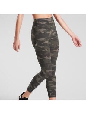 Athleta Ultimate Stash Pocket Camo 7/8 Tight S